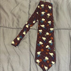 Vintage 100% silk Peanuts Snoopy Tie in Burgundy and Blue